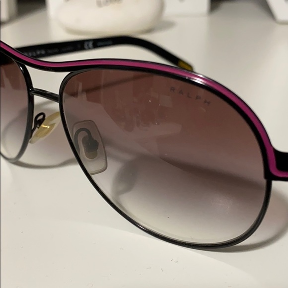 Ralph Lauran Sunglasses - Picture 2 of 3